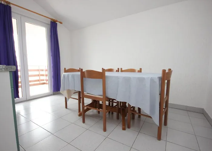 With Parking Space Kraj, Pasman - 8502 트콘