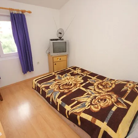 With Parking Space Kraj, Pasman - 8502 트콘