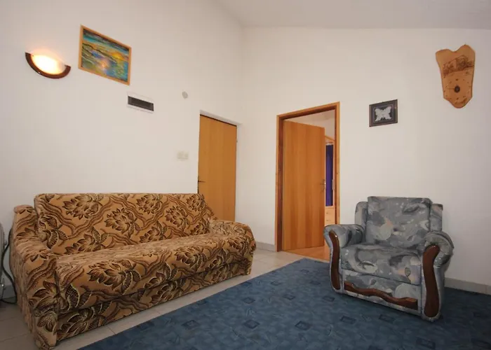 With Parking Space Kraj, Pasman - 8502